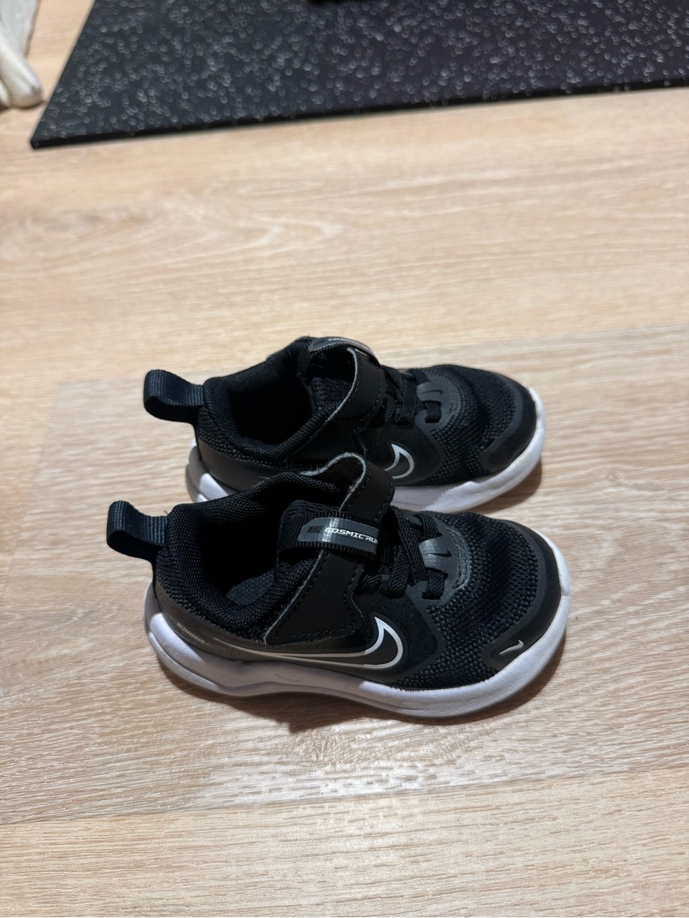 Nike Black and White Kids Sneakers with Velcro Strap